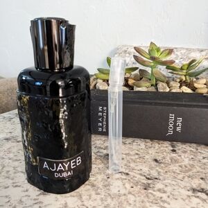 Lattafa Ajayeb Dubai (5ml sample only)